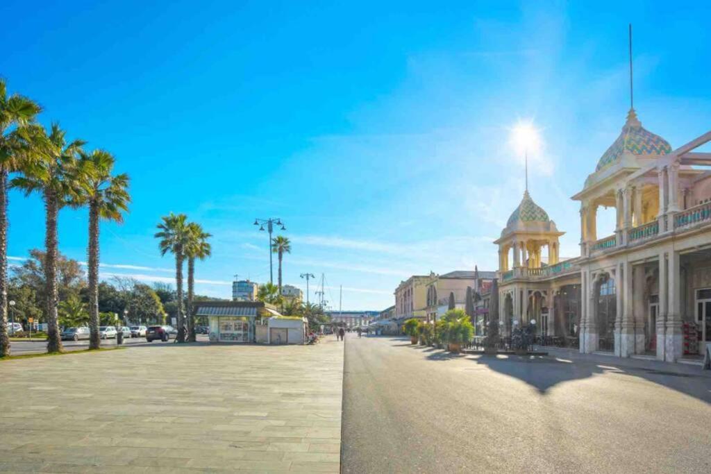 Appartamento Nel Cuore Di Viareggio Exteriör bild