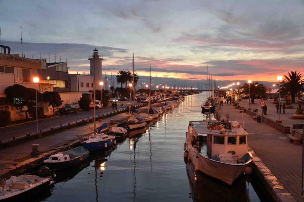 Appartamento Nel Cuore Di Viareggio Exteriör bild