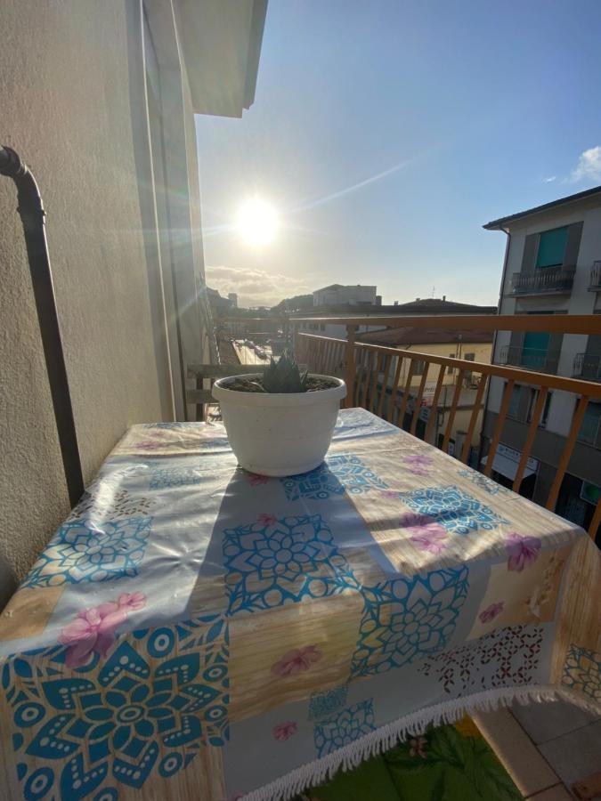 Appartamento Nel Cuore Di Viareggio Exteriör bild